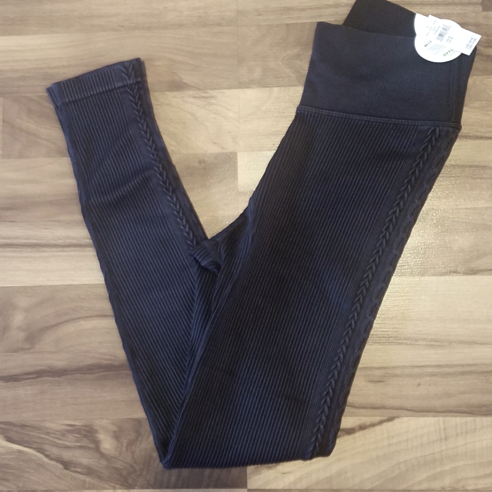 NWT Aerie Offline Seamless 7/8 Leggings Size Medium